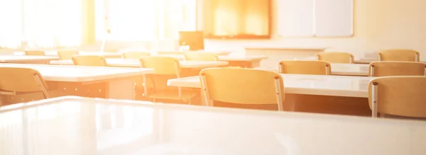 Okul tatillerinde boş okul, okula dönüş, çocuk eğitimi..