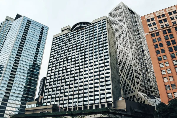 Große Gebäude Der Stadt Einem Klaren Sonnigen Tag Karrierezuwachs — Stockfoto