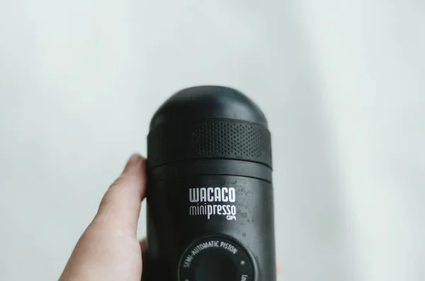 Wacaco Minipresso makinesinin tüm ayrı parçalarının resimli bir başyazısı..