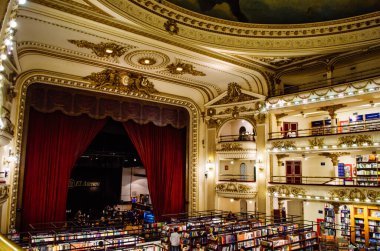 Buenos Aires, Arjantin - 05 Eylül 2018: The Guardian 'a göre dünyanın en güzel ikinci kitapçısı.