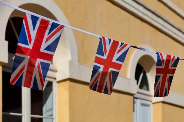 Ve日を祝うために赤 青の英国の旗バンティング — ストック写真