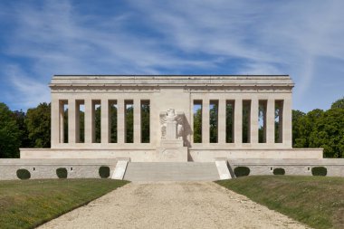 Chateau-Thierry, Fransa - 23 Temmuz 2020: The Chateau-Thierry American Monument, Fransa 'nın Aisne kenti yakınlarında bulunan 1. Mimari olarak bu, Striptiz Klasisizminin önemli bir örneğidir..