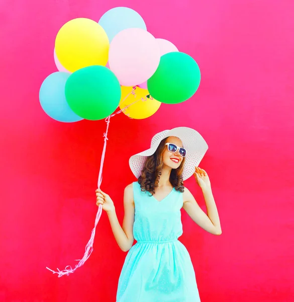 Chica Feliz Con Aire Colorido Globos Divierte Verano Sobre Fondo — Foto de Stock