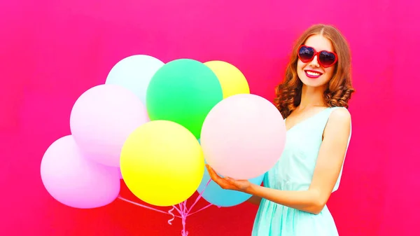 Chica Bonita Con Aire Colorido Globos Divertirse Verano Sobre Fondo —  Fotos de Stock