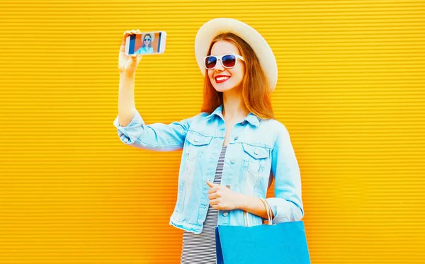 Cool Girl Takes Picture Self Portrait Smartphone Orange Background — Stock Photo, Image