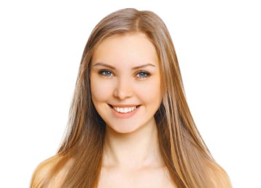 sevimli gülümseme ile portre yakın çekim güzel genç gülümseyen kadın 