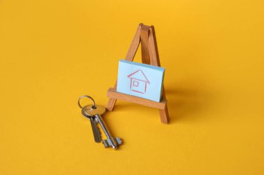 KHARKOV, UKRAINE - 17 Aralık 2019: Adet takviminde adet pedleri ve tamponlar Kotex ve kırmızı arkaplan.