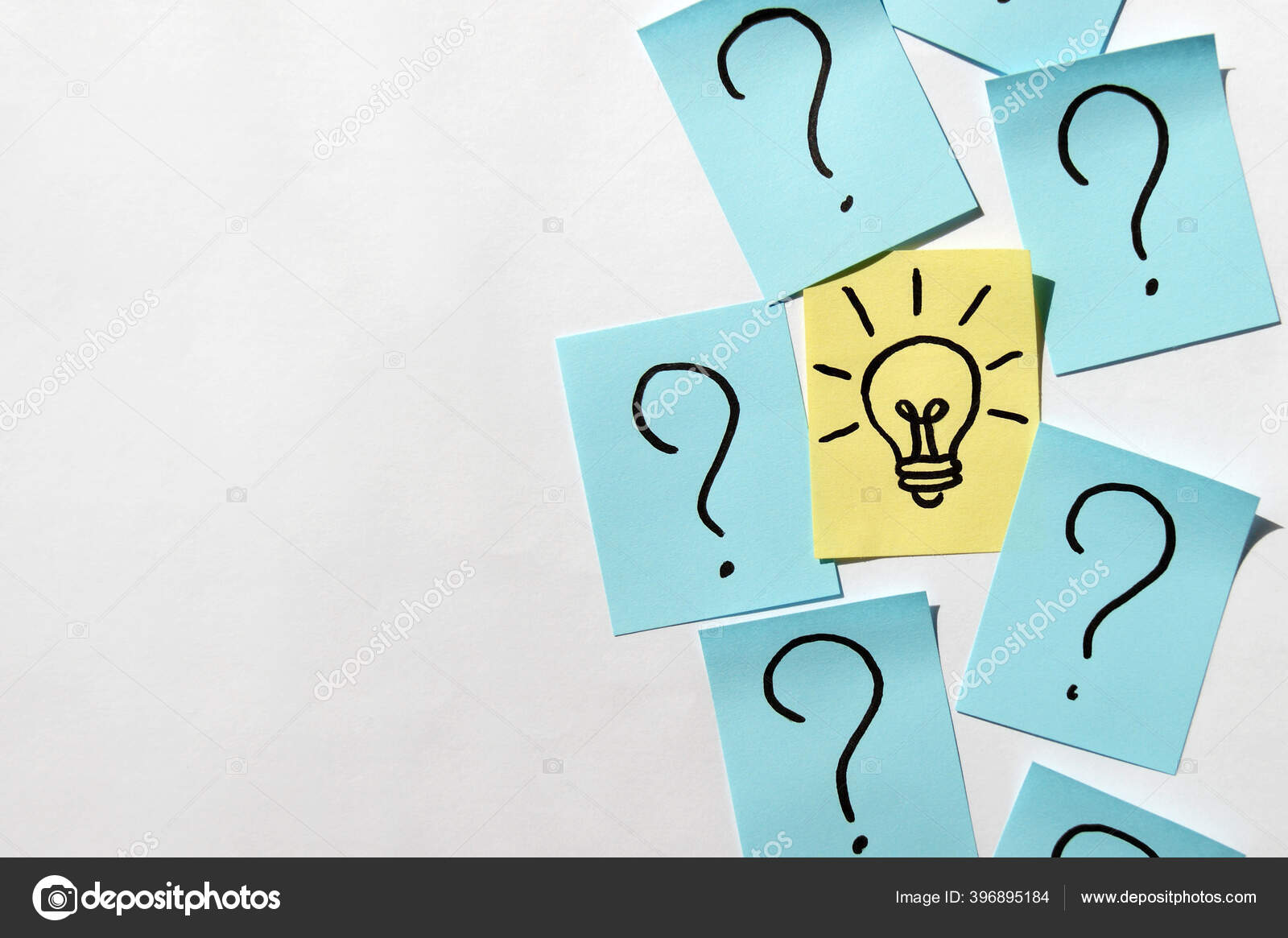 Pegatinas Con Signos Interrogación Una Sola Bombilla Como Signo Una — Foto  de stock #396895184 © iama_sing, image size:1600x1165