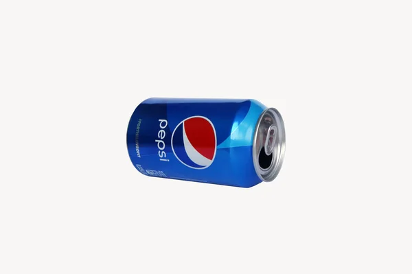 Kharkov Ucrania Abril 2020 Bebida Pepsi Una Lata Aislada Sobre — Foto de Stock