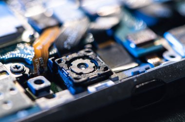 Fabrikada mikroçip üretimi