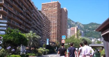 Monte Carlo, Monako - 7 Temmuz 2020: Monako 'nun minyatür prensliği Akdeniz boyunca yer almaktadır ve Fransa ile sınırdır..