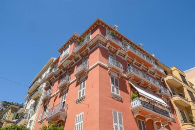 Monte Carlo, Monako - 4 Temmuz 2020: Monako 'nun minyatür prensliği Akdeniz boyunca yer almaktadır ve Fransa ile sınırdır..