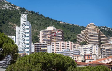 Monte Carlo, Monako - 4 Temmuz 2020: Monako 'nun minyatür prensliği Akdeniz boyunca yer almaktadır ve Fransa ile sınırdır..