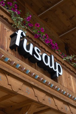 Gstaad, İsviçre - 16 Temmuz 2020 Fusalp, aslen kayak için kullanılan bir kış giysisi markası.