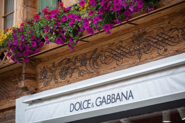 Gstaad, İsviçre - 16 Temmuz 2020: Dolce Gabbana Moda Mağazası
