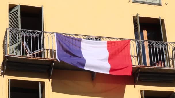 Briancon Frankrijk Juli 2020 Een Driekleurige Franse Vlag Wappert Het — Stockvideo