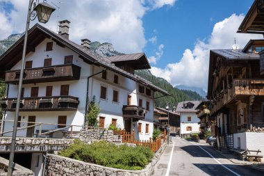 Sappada, İtalya - 30 Temmuz 2020: Sappada, Almanya 'nın Friuli bölgesinde yer alan bir adadır.