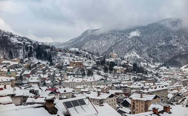 Idrija, Slovenya - 19 Aralık 2014: Idrija Slovenya 'nın batısında bir kasabadır. Civa madeni, dantel yapımı ve zlikrofi mutfağıyla ünlüdür..