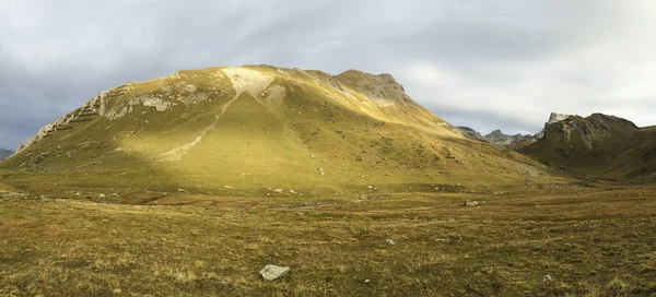 Berninapass Schweiz September 2014 Der Berninapass Ist Ein Hochgebirgspass Der — Stockfoto