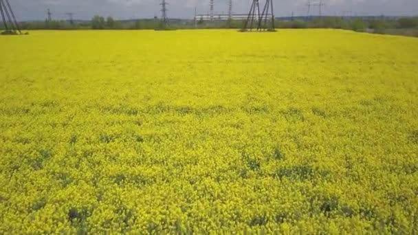 Légi felvétel hőerőmű. Fosszilis tüzelőanyagokból történő villamosenergia-termelés. Égő szén és fűtőolaj.. Burshtyn Ukrajna. — Stock videók