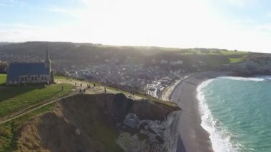Etretat, Normandiya, Fransa 'nın havadan görünüşü, 4 Aralık 2016