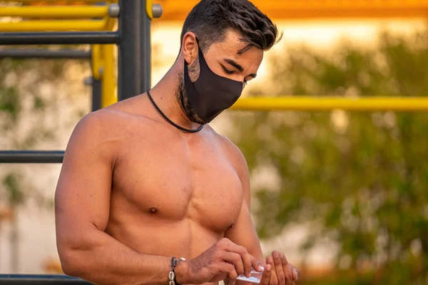 Young Latino Man Shirt Black Pants Mask Disinfecting His Hands — Stock Photo, Image