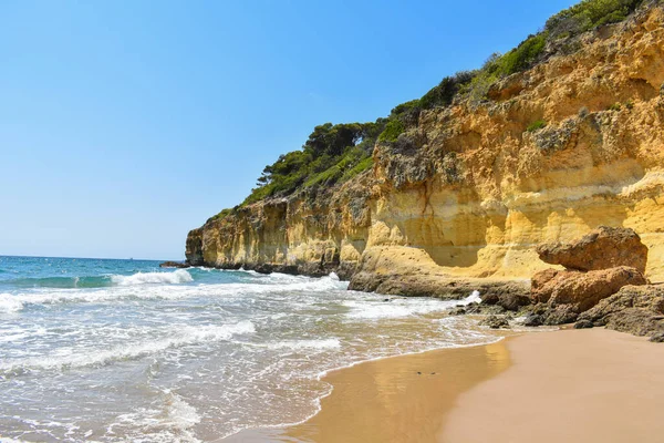 Παραλία Στη Χρυσή Ακτή Της Tarragona Μικρά Κύματα Και Λεπτή — Φωτογραφία Αρχείου