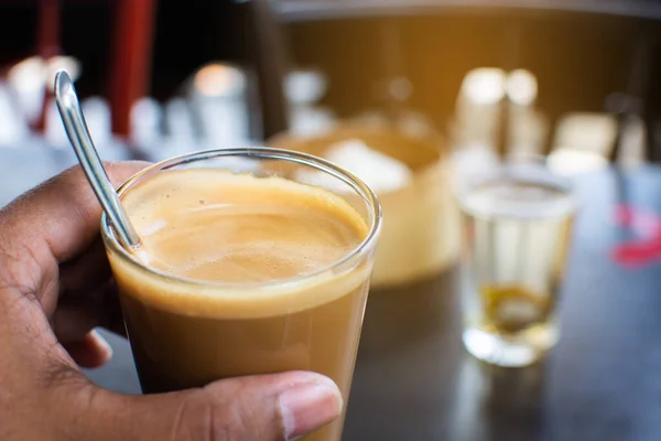 Elini kaldır, kadim Tayland kahvesi, sabah kahvesi.