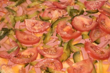 Ev yapımı pizza fırında. evde yemek pişirmek.