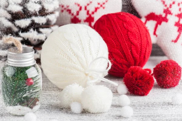 Red White Knitted Balls Christmas Decoration — Stock Photo, Image
