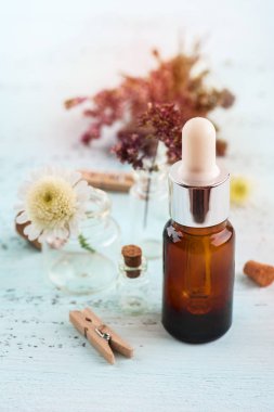 Uçucu yağ ve kuru otlar