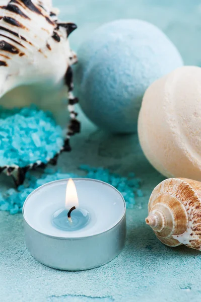 Wellness-Produkte mit Muscheln und Salz — Stockfoto