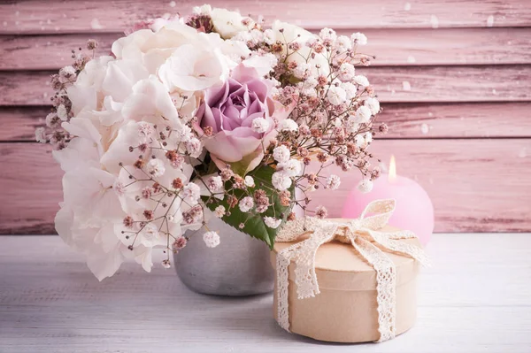 Hortensja kwiaty w cyny pot — Zdjęcie stockowe