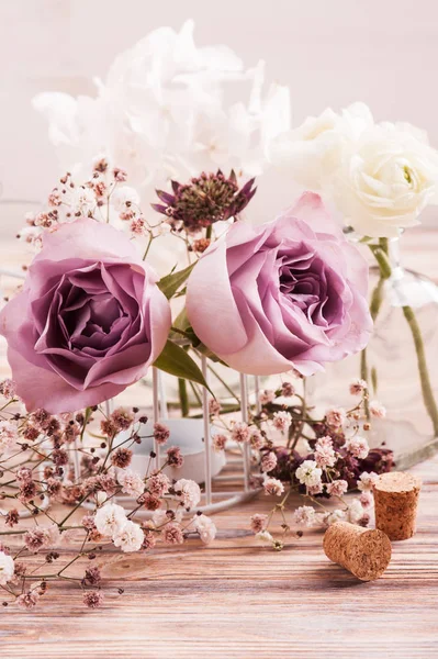 Ranúnculo blanco y flores de hortensias —  Fotos de Stock