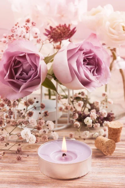 White ranunculus and roses — Stock Photo, Image