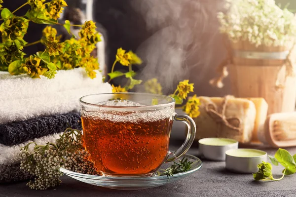 Cup of tea and steam — Stock Photo, Image
