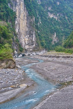 Taroko Milli Parkı Hualien city, Tayvan'ın Changchun tapınak yakınındaki Shakadang Nehri'nin güzel doğal manzaralı.