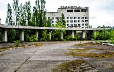 Otel Polissya, Ukrayna 'nın Çernobil bölgesinde Pripyat' ın merkezinde.
