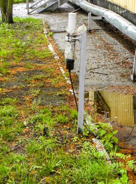 Ukrayna 'nın Çernobil bölgesinde köy kornobil radyasyon sonda detektörü