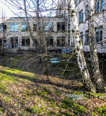 Pripyat şehrinin 1 numaralı okulu, Çernobil nükleer santraline yakın.