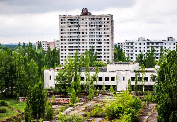 Edifício Residencial Cidade Pripyat Perto Usina Nuclear Explodida Chernobyl Ucrânia — Fotografia de Stock