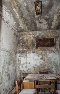 Ukrayna 'nın Çernobil bölgesindeki Pripyat şehri. Karakolda hücre bloğu.