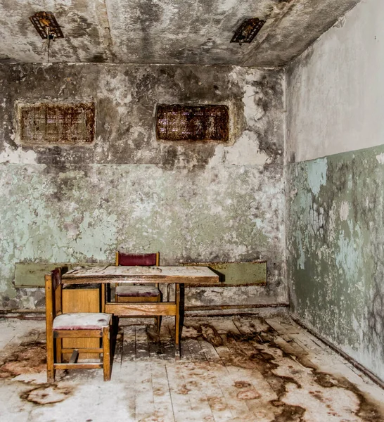 Ukrayna 'nın Çernobil bölgesindeki Pripyat şehri. Karakolda hücre bloğu.
