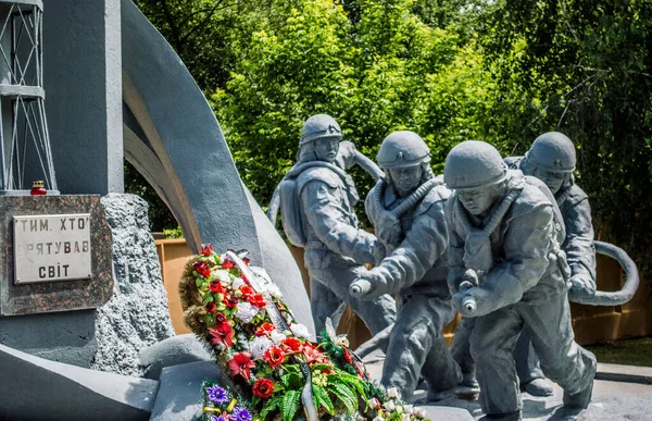 Chernobyl Monument Heroes Firemen First Scene Exploded Power Plant Chernobyl — Stock Photo, Image