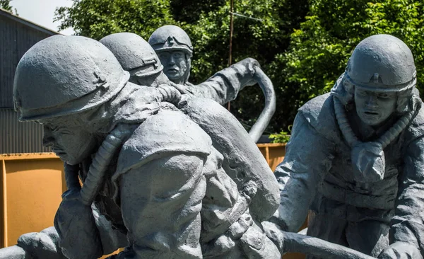 Tsjernobyl Monument Van Helden Brandweerlieden Die Voor Het Eerst Ter — Stockfoto