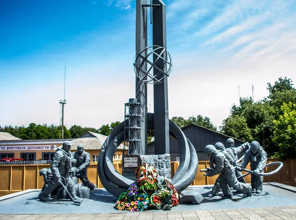 Chernobyl Monument Heroes Firemen First Scene Exploded Power Plant Chernobyl — Stock Photo, Image