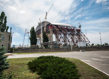 Sovyetler Birliği 'nin eski bir parçası olan Ukrayna' daki Çernobil Nükleer Santrali 'nin yeni reaktörü. Fotoğraf Haziran 2013 'te çekildi.