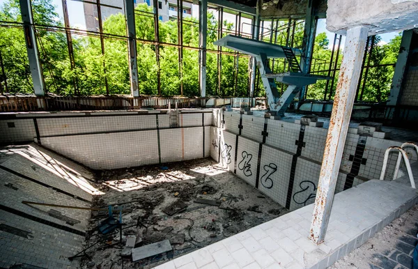 Piscina Pubblica Azur Nella Città Abbandonata Prypjat Nella Zona Chernobyl — Foto Stock