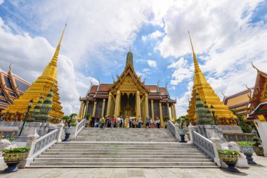 Bangkok, Tayland - 2 Temmuz, 2018: Golden Pagoda Wat Phra Kaew / Wat Phra Kaew Landmark Tayland