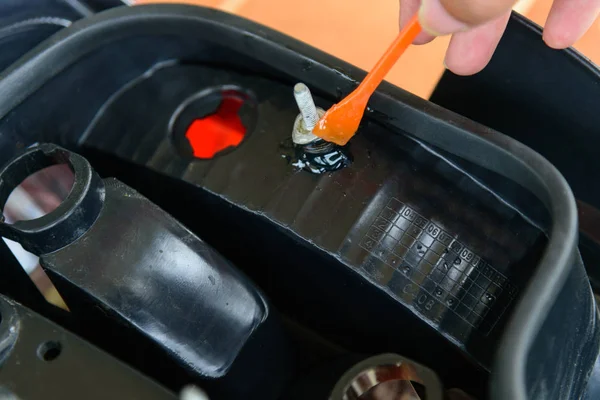 Plastik epoksi tarafından kırık onarımı